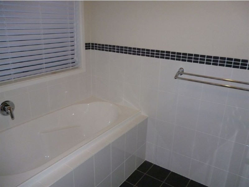 2 Palani Ct, Mawson Lakes SA 5095