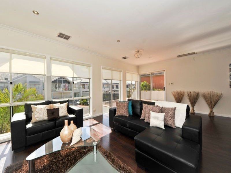 90 Gulf Point Drive, North Haven SA 5018