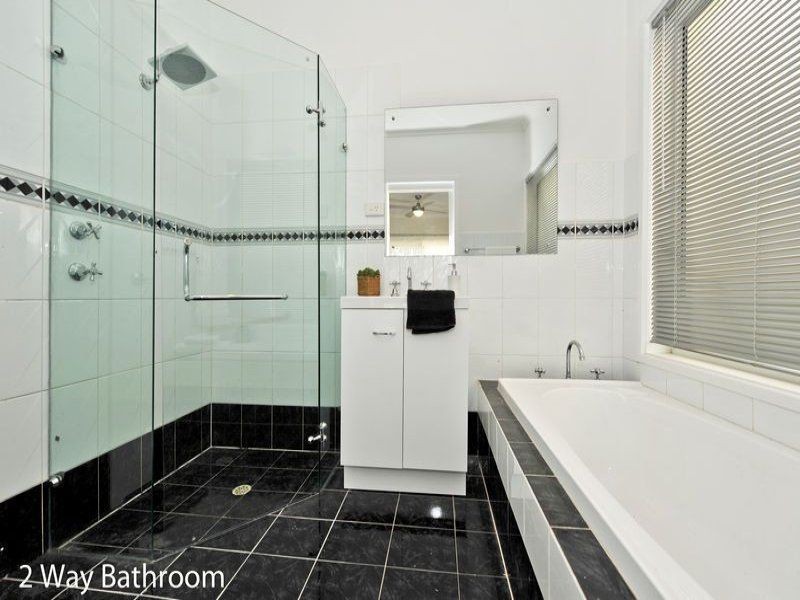 90 Gulf Point Drive, North Haven SA 5018
