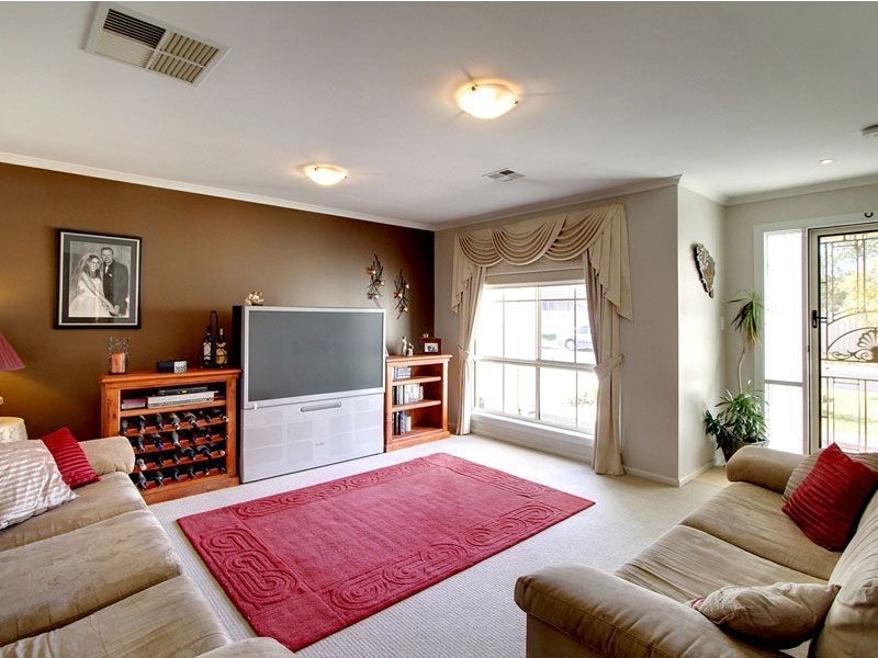 10 Rosette Avenue, Para Hills West SA 5096