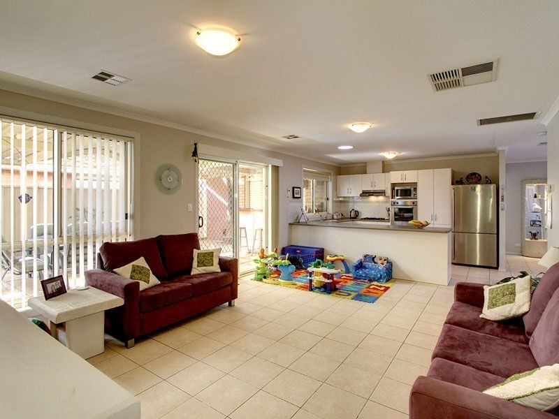 10 Rosette Avenue, Para Hills West SA 5096