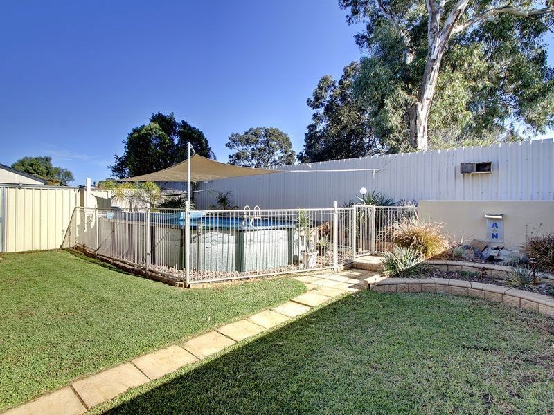 10 Rosette Avenue, Para Hills West SA 5096