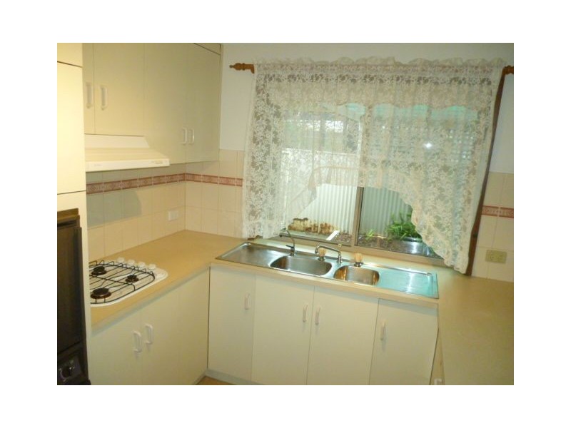 2/4 Warren Avenue, North Haven SA 5018