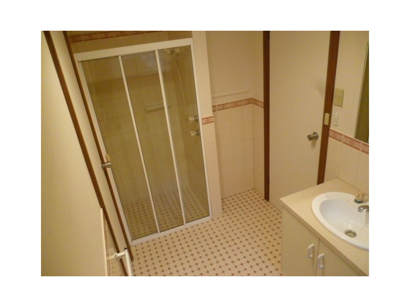 2/4 Warren Avenue, North Haven SA 5018