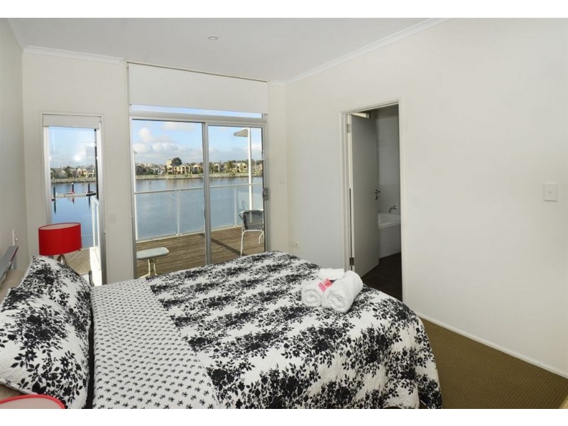 3 Karra Cove, New Port SA 5015