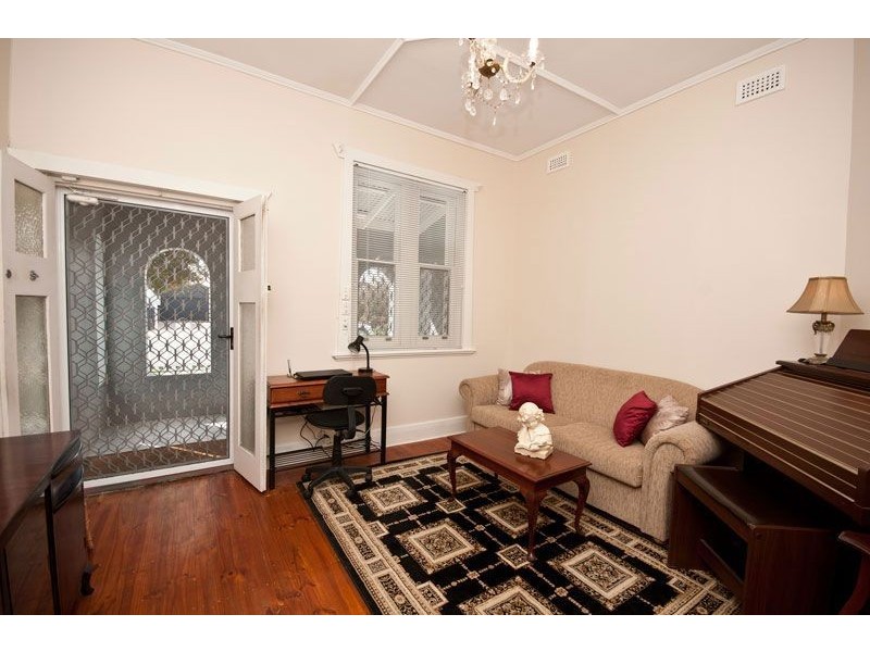 8 Company Street, Semaphore SA 5019