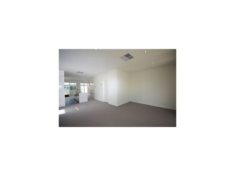 26 Tarni Court, New Port SA 5015