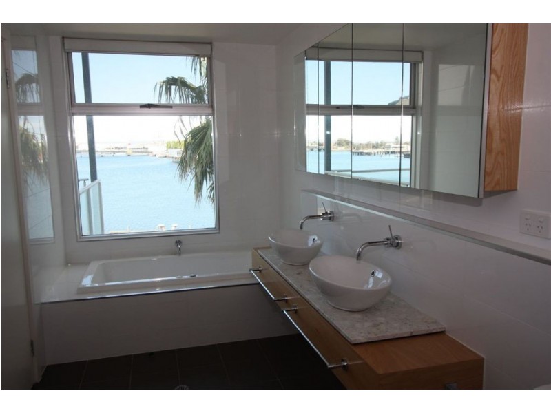 17 Karka Cove, New Port SA 5015