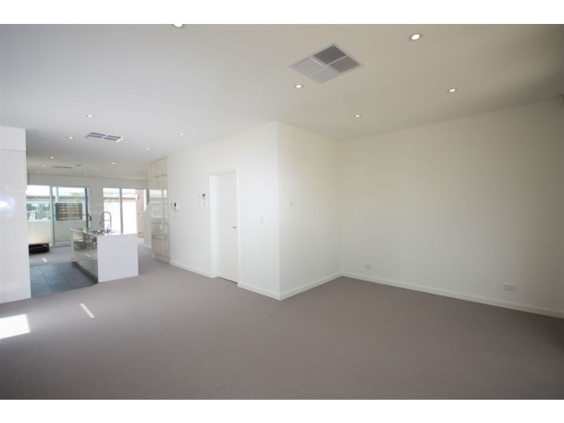 26 Tarni Court, New Port SA 5015
