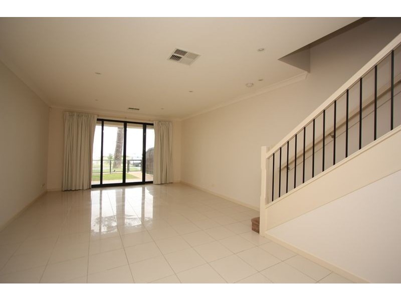 2/40 Esplanade, Semaphore SA 5019