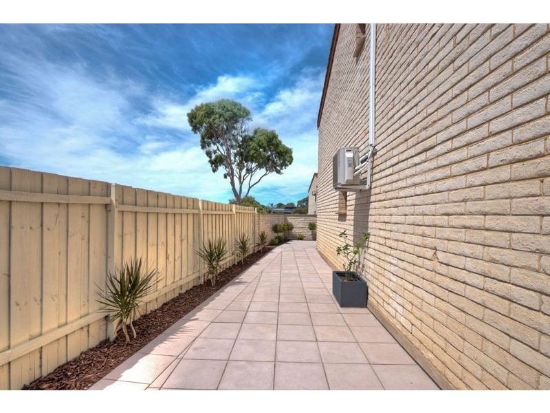 1/7 Mooloola Way, West Lakes Shore SA 5020