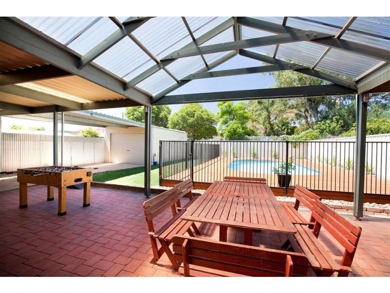 8 Sanderson Street, Peterhead SA 5016