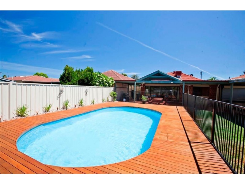 8 Sanderson Street, Peterhead SA 5016