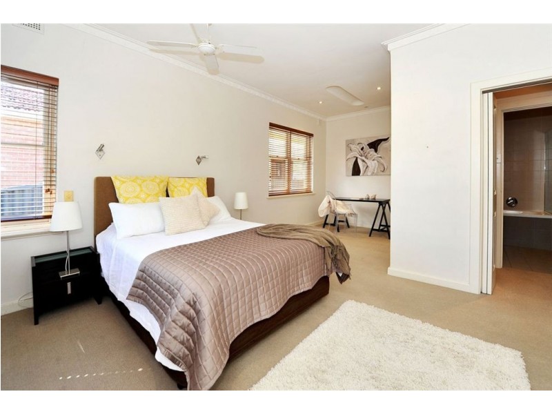 18 East Terrace, Henley Beach SA 5022