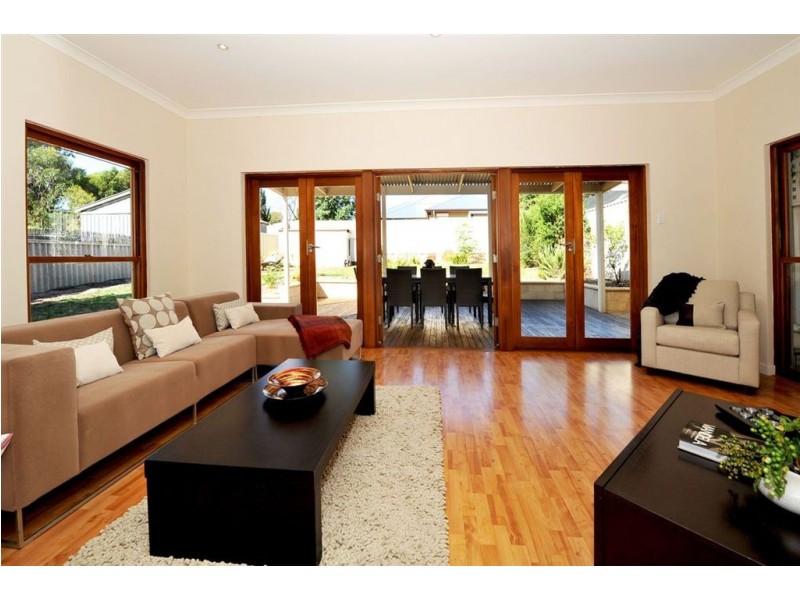 18 East Terrace, Henley Beach SA 5022