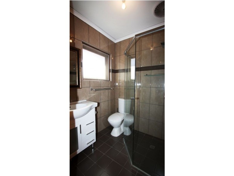 2 Estcourt Road, Tennyson SA 5022