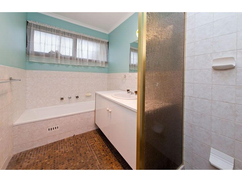 11 Finke Avenue, West Lakes Shore SA 5020