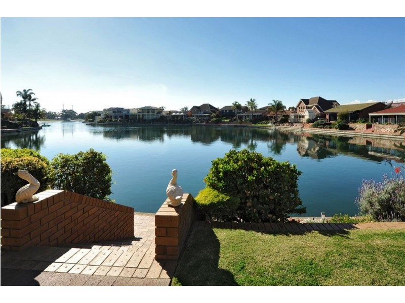 25 McDonald Grove, West Lakes SA 5021