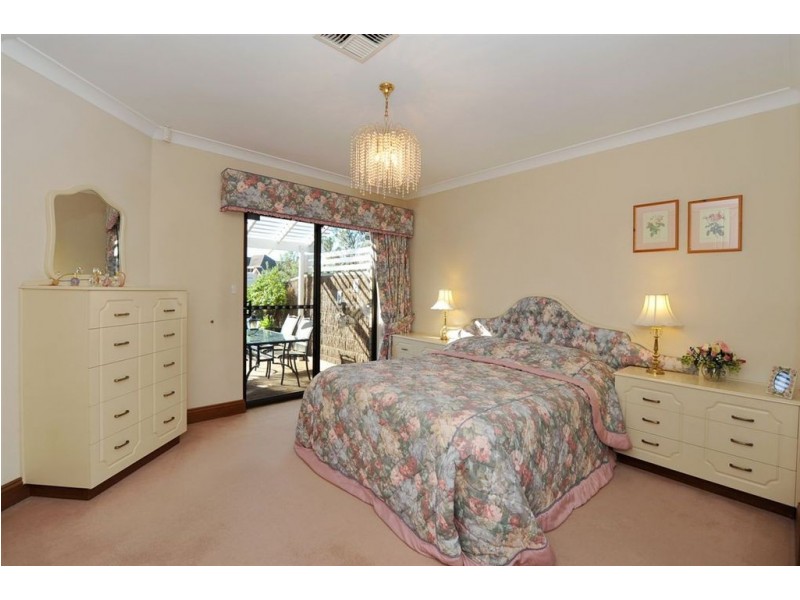 25 McDonald Grove, West Lakes SA 5021