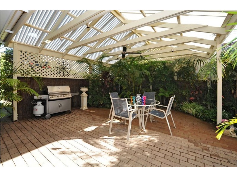 25 McDonald Grove, West Lakes SA 5021