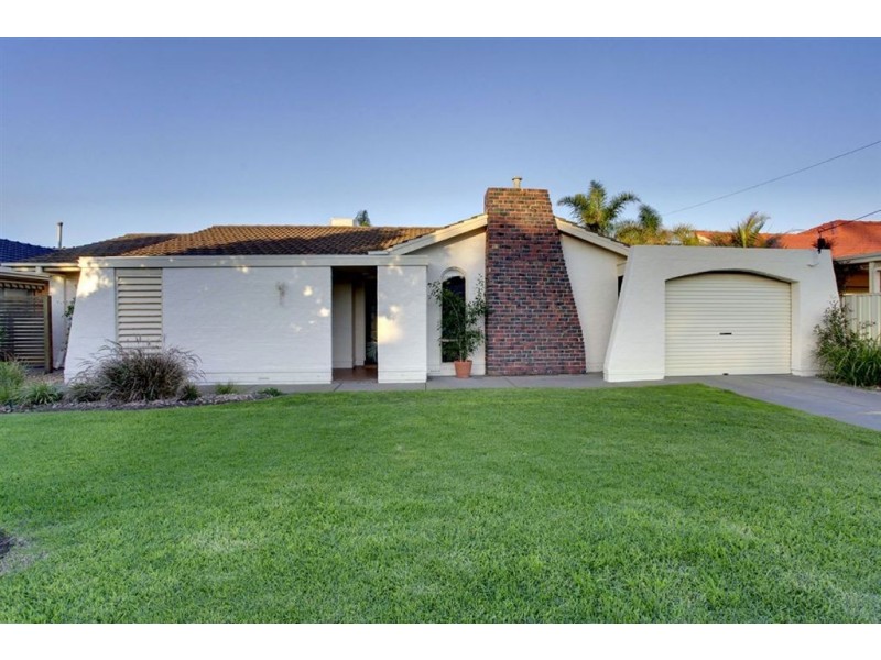 14 Zephyr Grove, Semaphore Park SA 5019