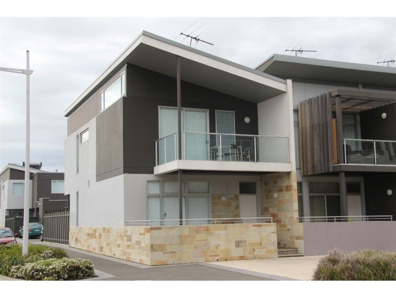 15 Kudlyo Close, New Port SA 5015