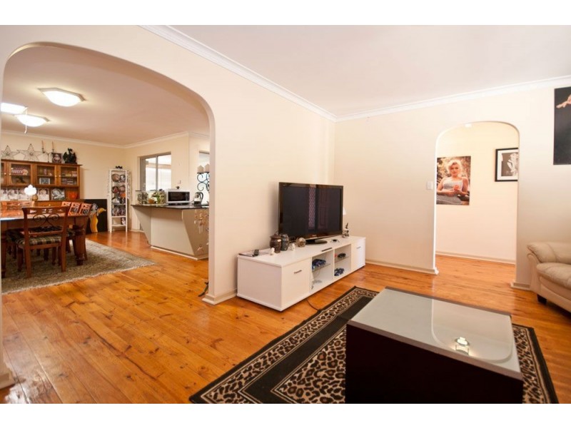 12 Sir Ewen Waterman Avenue, North Haven SA 5018