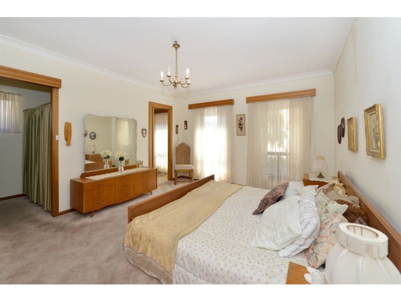 2 Mia Court, West Lakes SA 5021