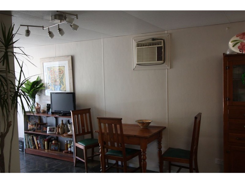 15 Sutherland St, Glanville SA 5015