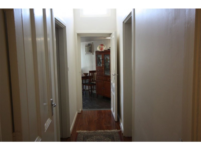 15 Sutherland St, Glanville SA 5015