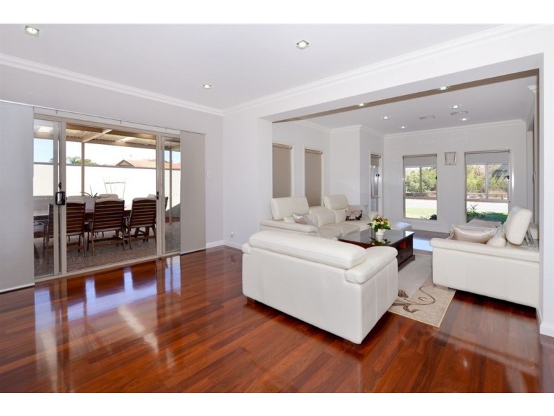 21a Nambour Crescent, West Lakes Shore SA 5020