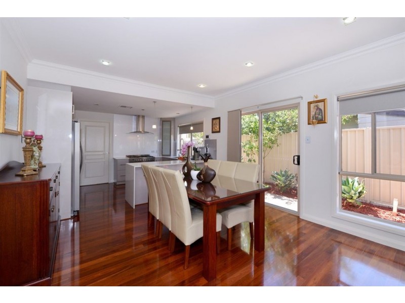 21a Nambour Crescent, West Lakes Shore SA 5020