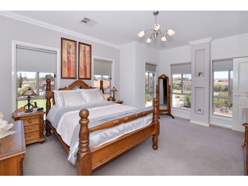 21a Nambour Crescent, West Lakes Shore SA 5020