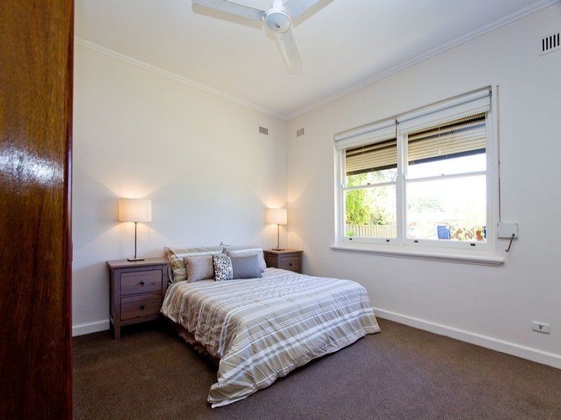4 David Ave, Glenelg North SA 5045