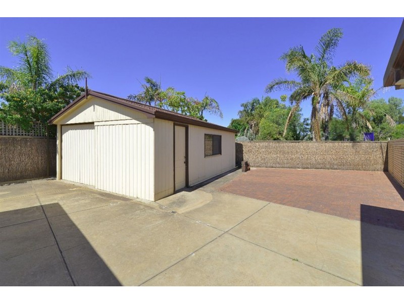 2 Mia Crt, West Lakes SA 5021