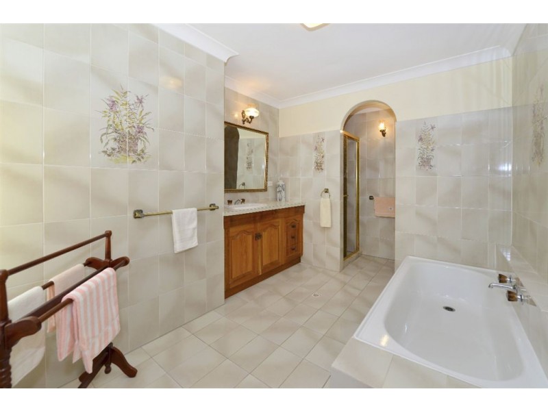 2 Mia Crt, West Lakes SA 5021