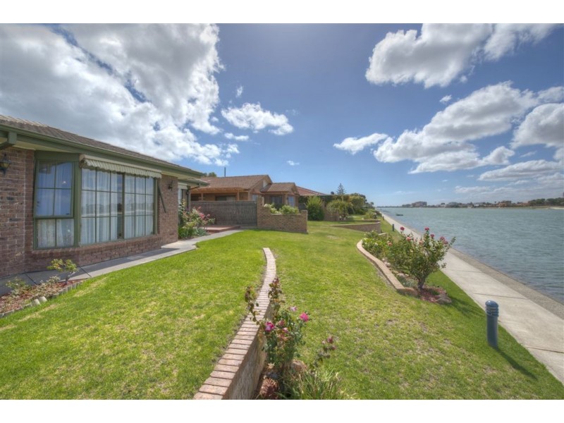 8/58 Military Road, Tennyson SA 5022