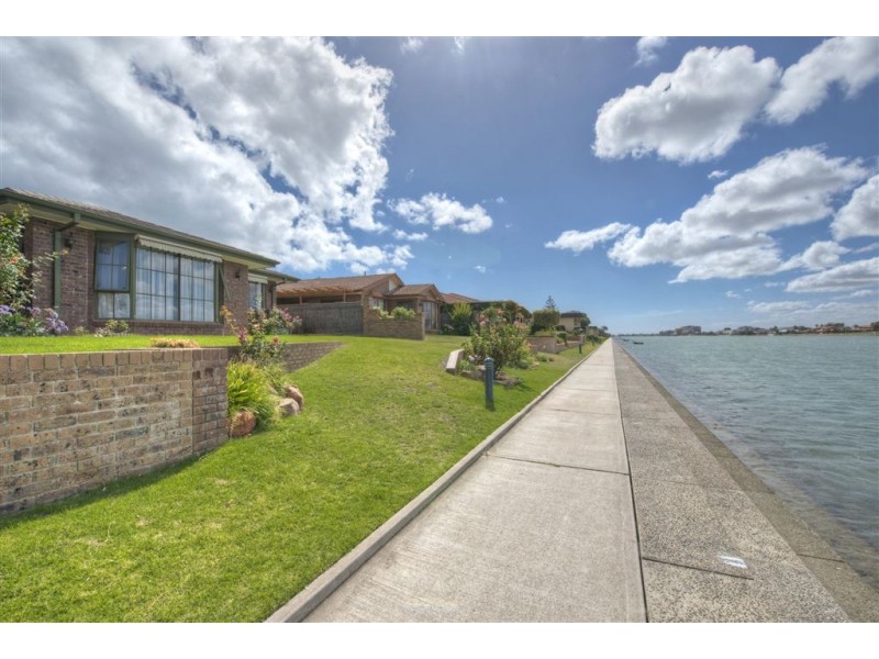 8/58 Military Road, Tennyson SA 5022