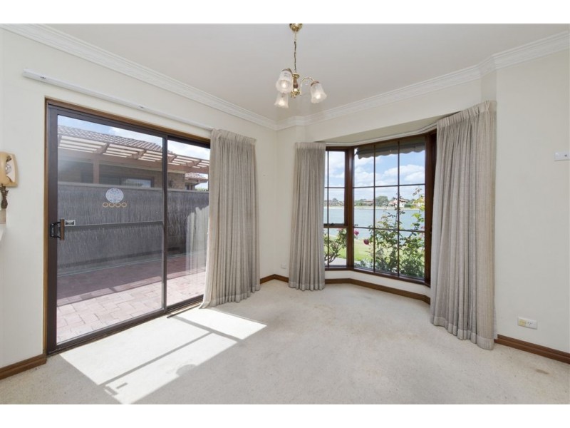 8/58 Military Road, Tennyson SA 5022