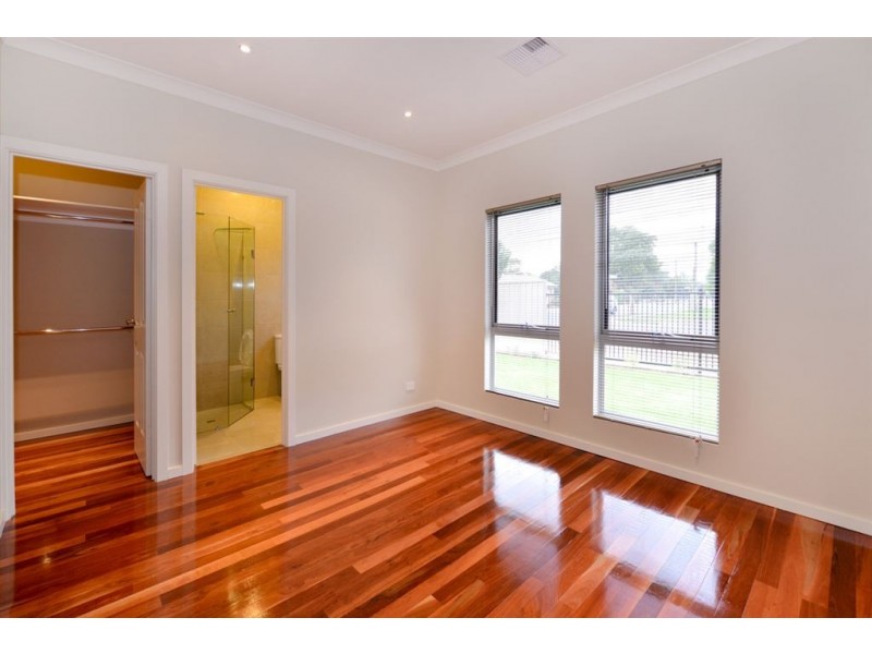 1 Zante Grove, Park Holme SA 5043
