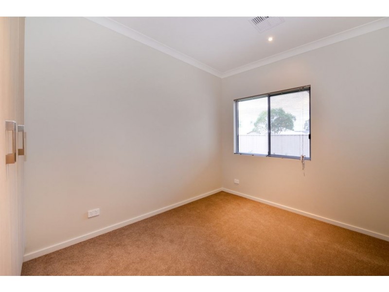 1 Zante Grove, Park Holme SA 5043