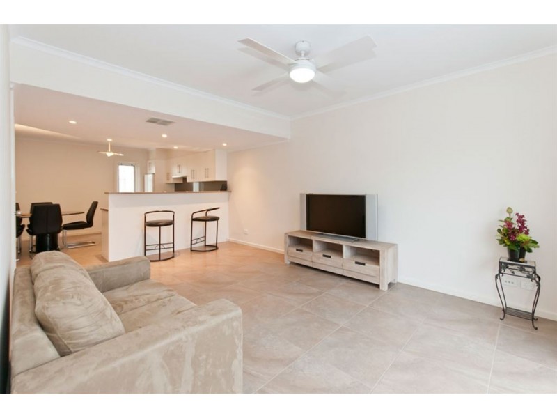 2/81 Esplanade, Semaphore SA 5019