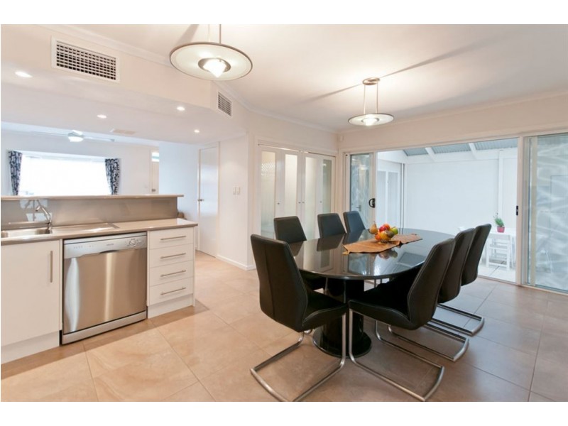 2/81 Esplanade, Semaphore SA 5019