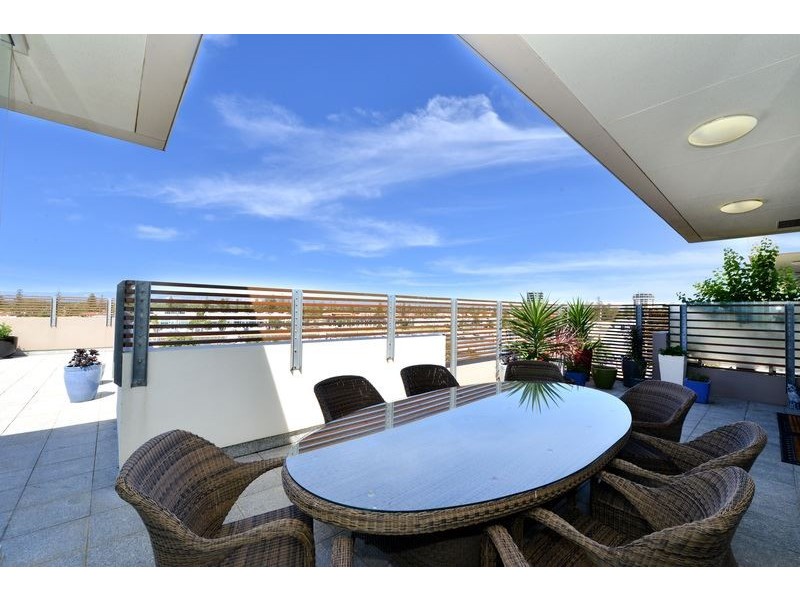 4.2/8-9 North Esplanade, Glenelg North SA 5045