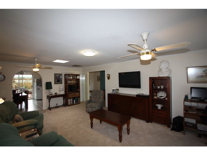 6 Ashburton Ave, West Lakes Shore SA 5020