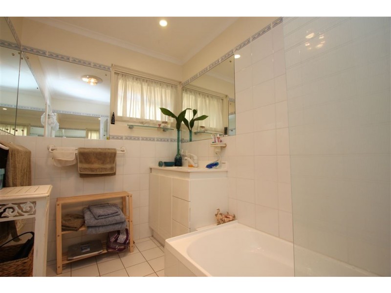 6 Ashburton Ave, West Lakes Shore SA 5020