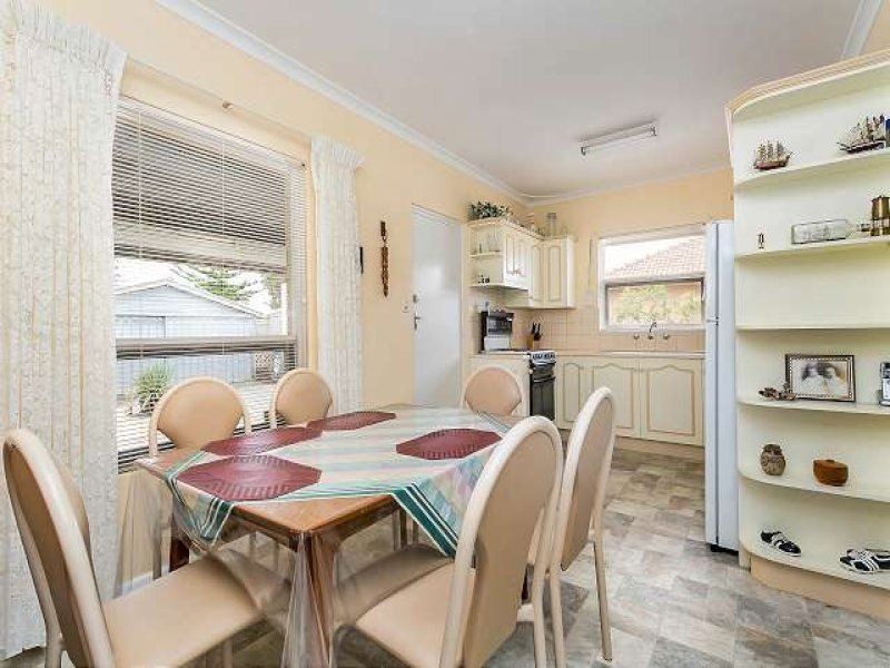 21 Centre Street, Largs Bay SA 5016