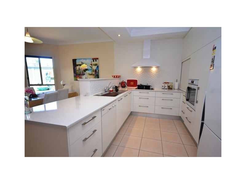 6 Bluelake Court, Tennyson SA 5022