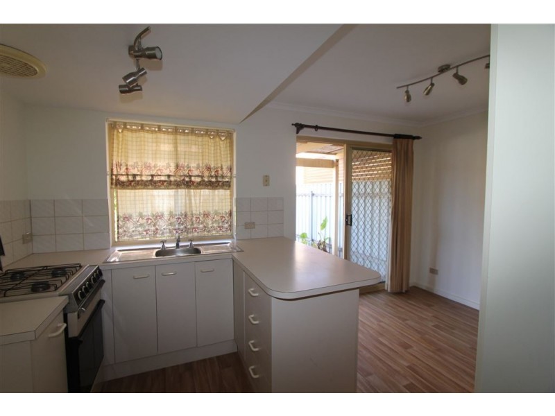 4/10 Tim Hunt Way, Peterhead SA 5016