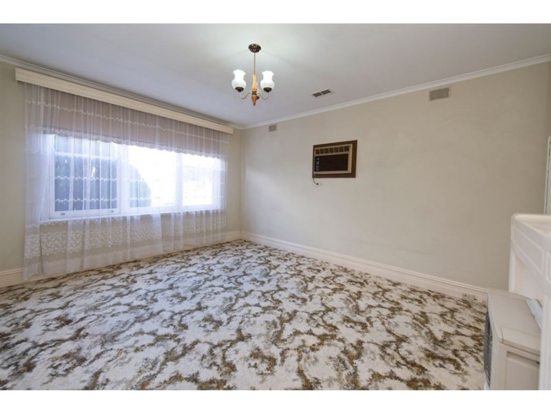 17 Hughes Street, Birkenhead SA 5015